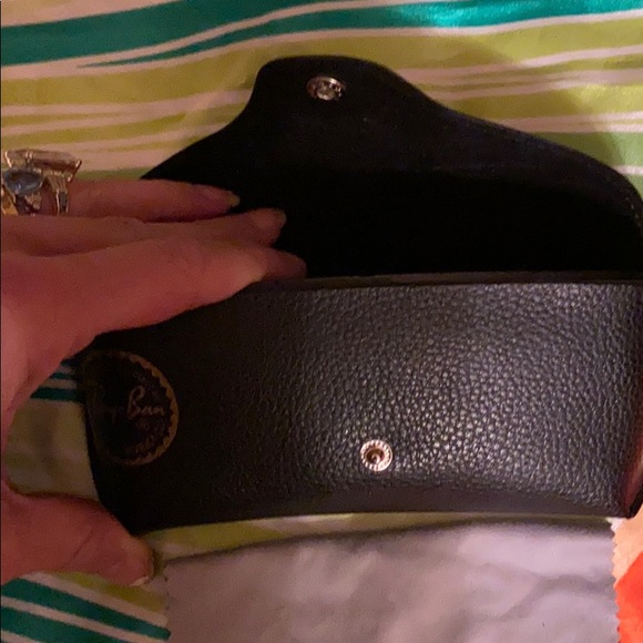 RAY-BAN LARGE SUNGLASS CASE NEVER USED⭐️⭐️⭐️⭐️⭐️ - Picture 3 of 6